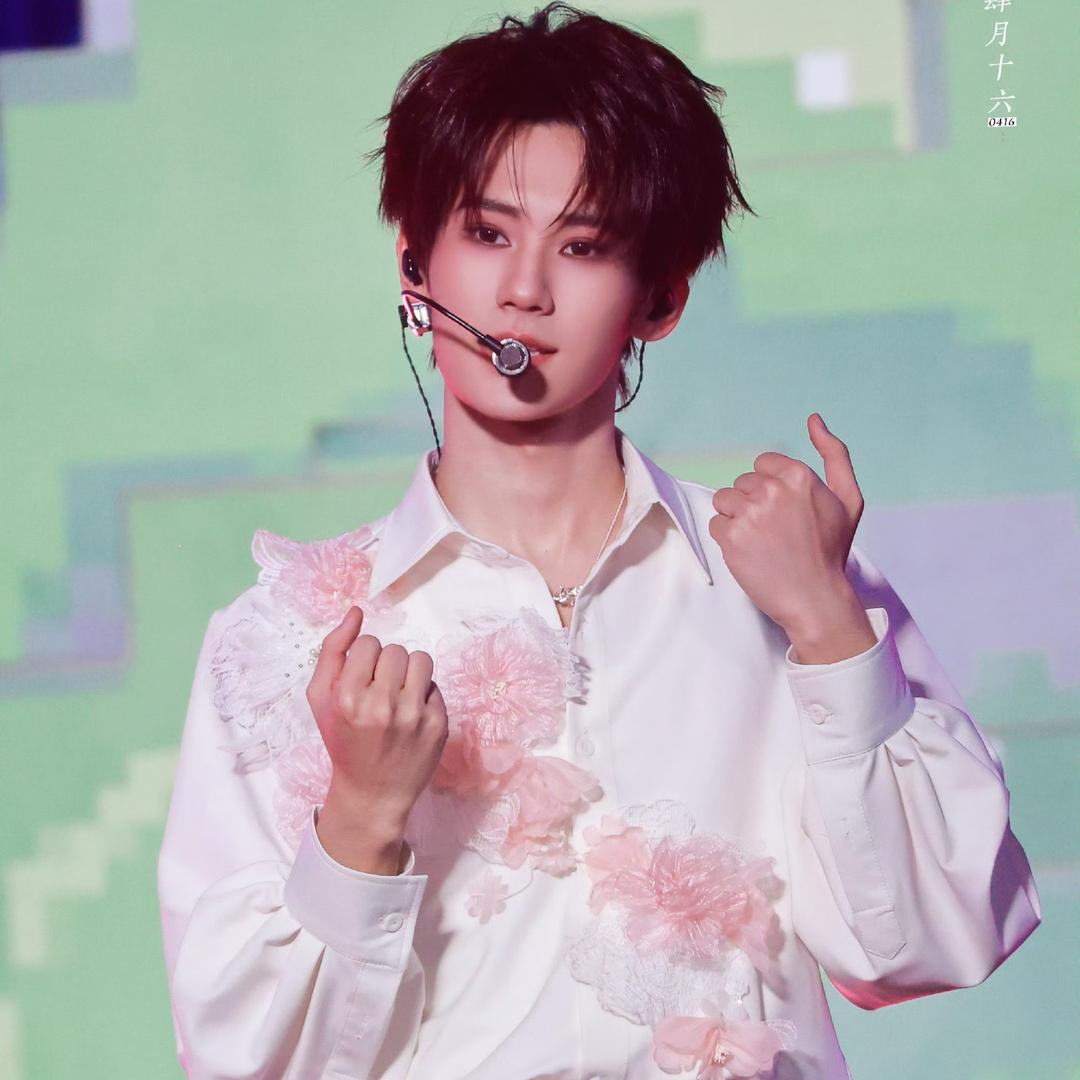 沉溺鸢尾绿.🍏