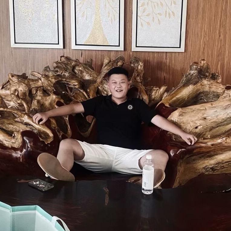 李豪￴