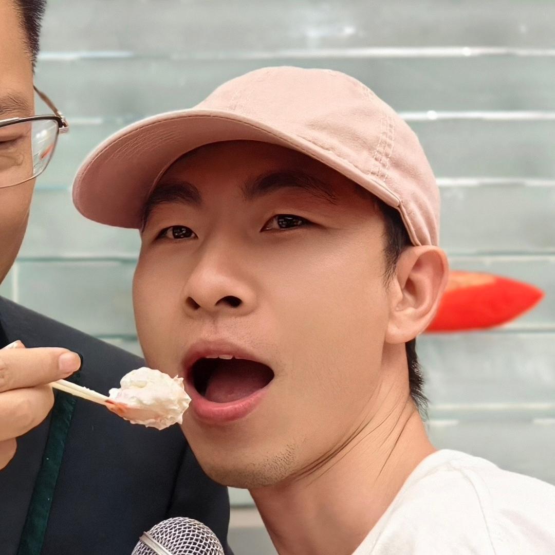 爱捣鼓的陈小鹏