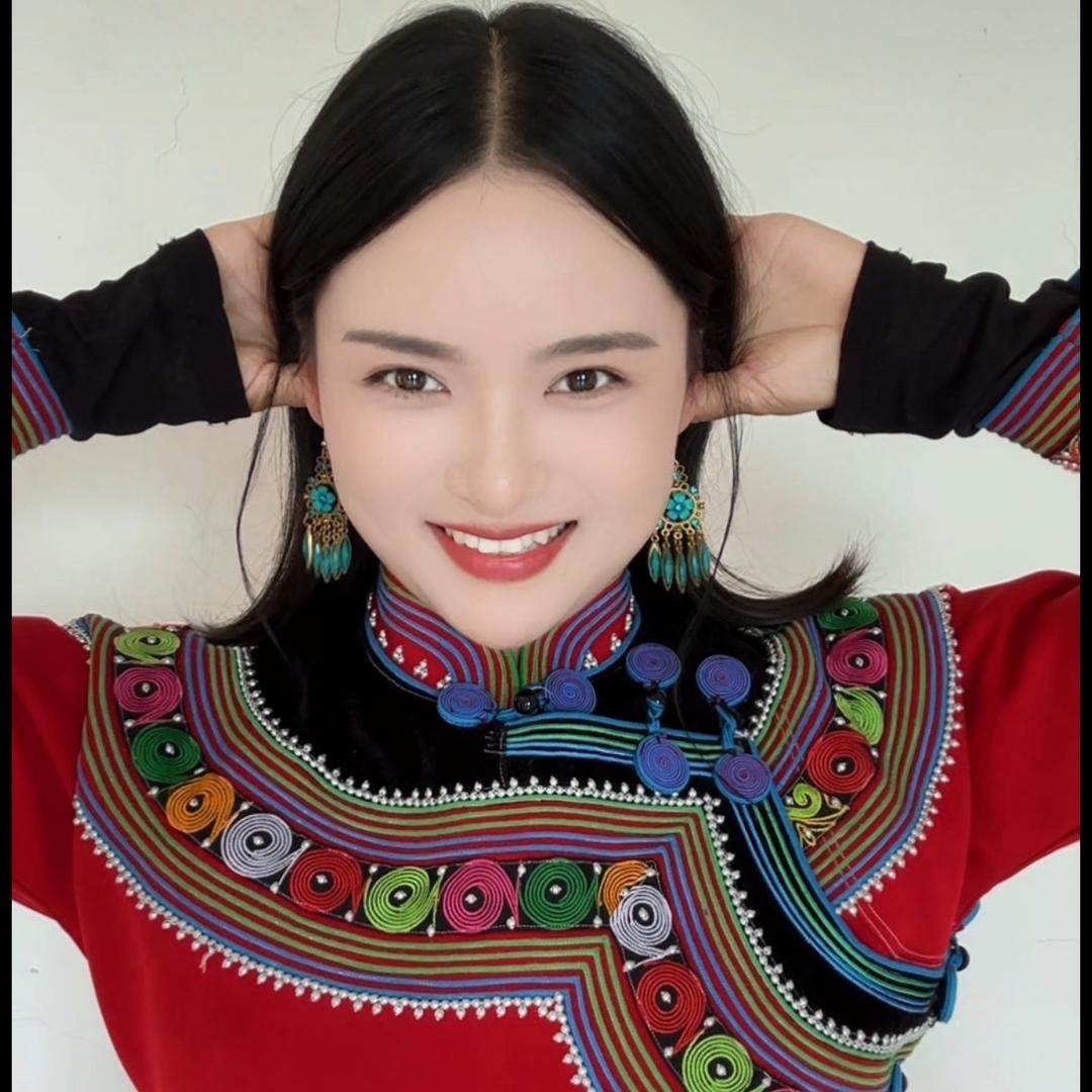 哈尼族燕子