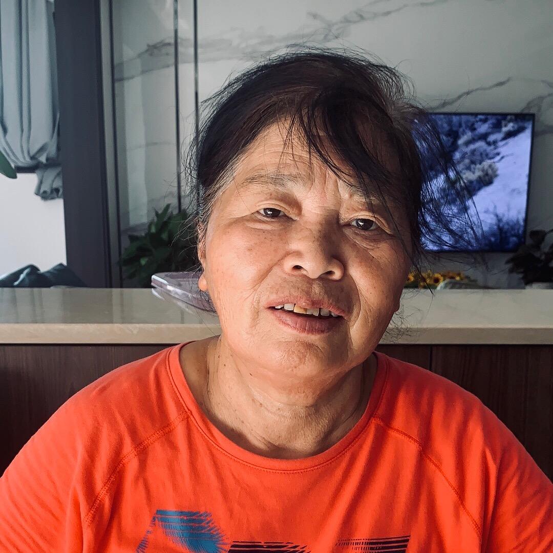 张老太学着玩抖音