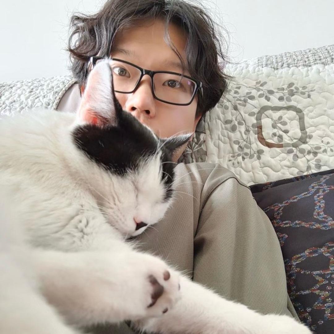 嘴角不争气的流泪