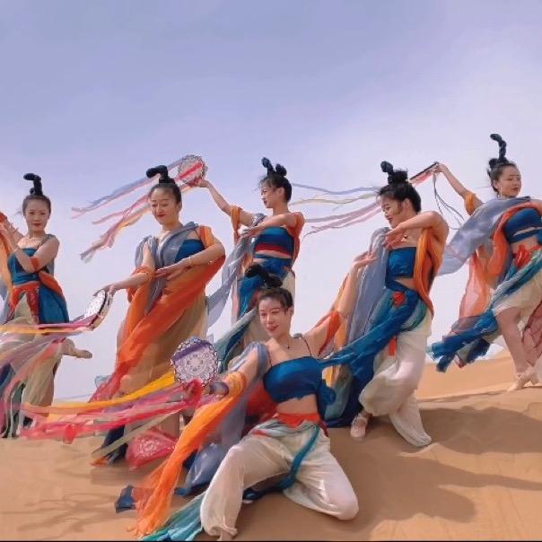 爱豆舞团🦄