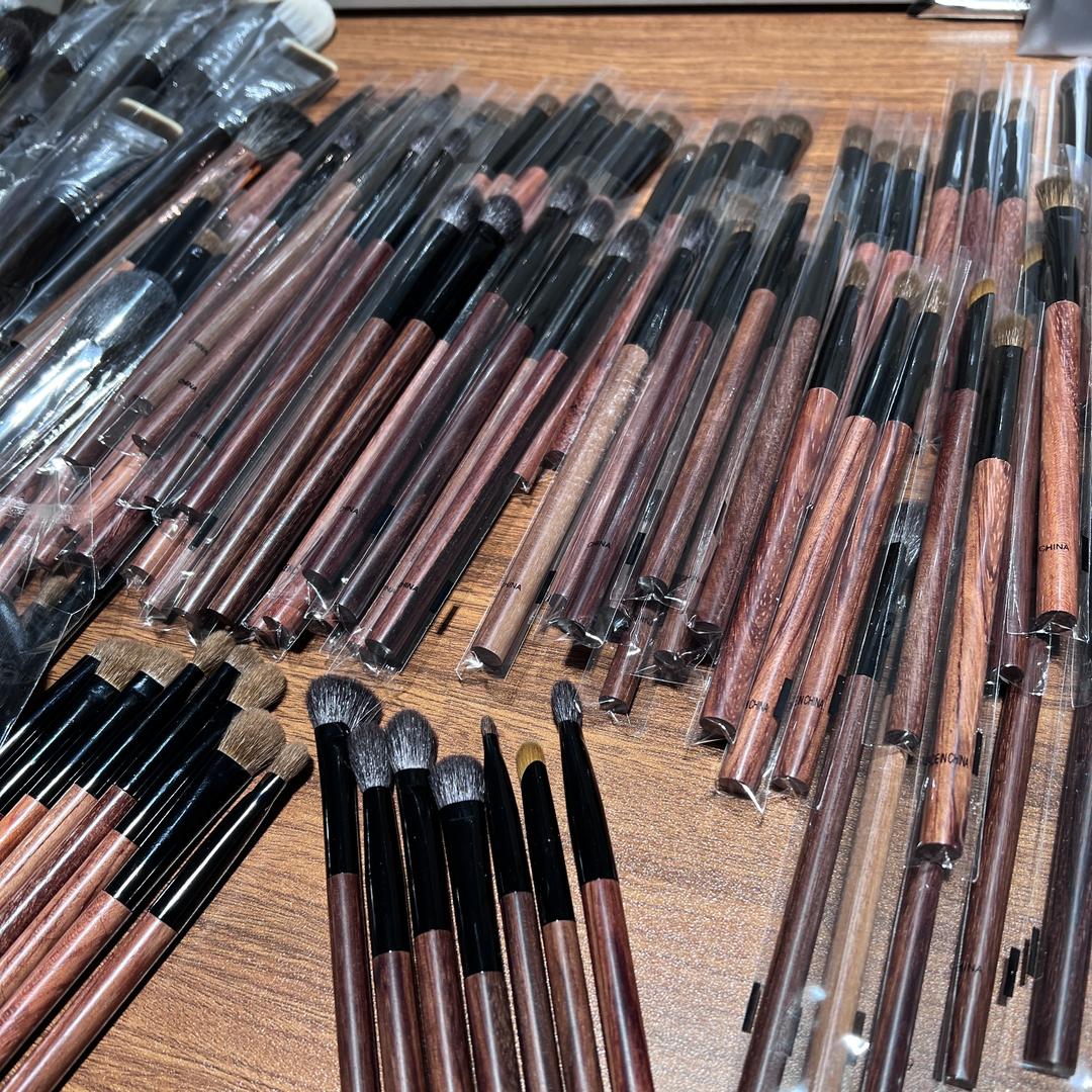 九九化妆刷工厂店