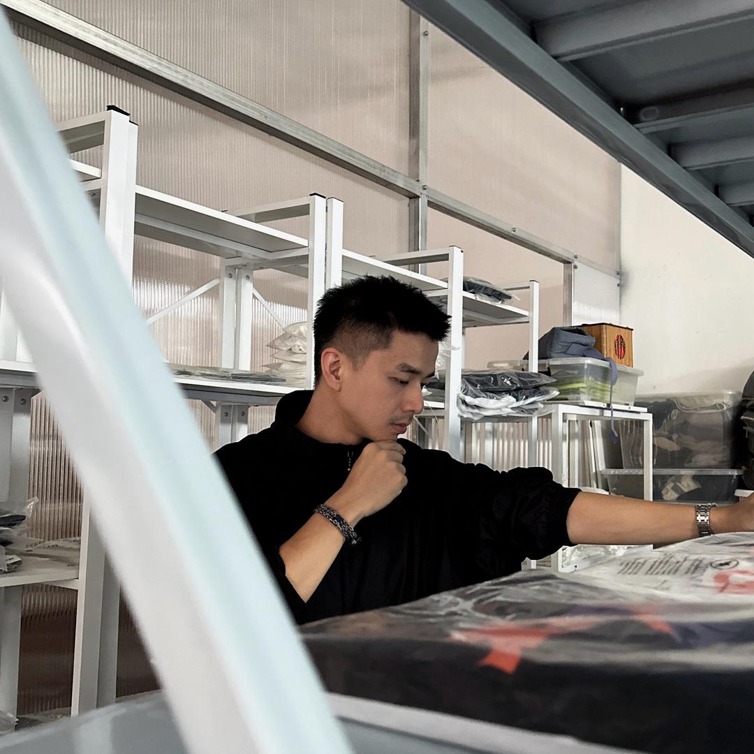 YI 服饰