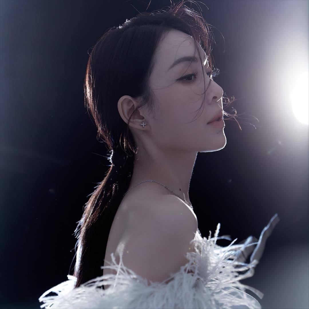 余潇潇高级穿搭直播分享