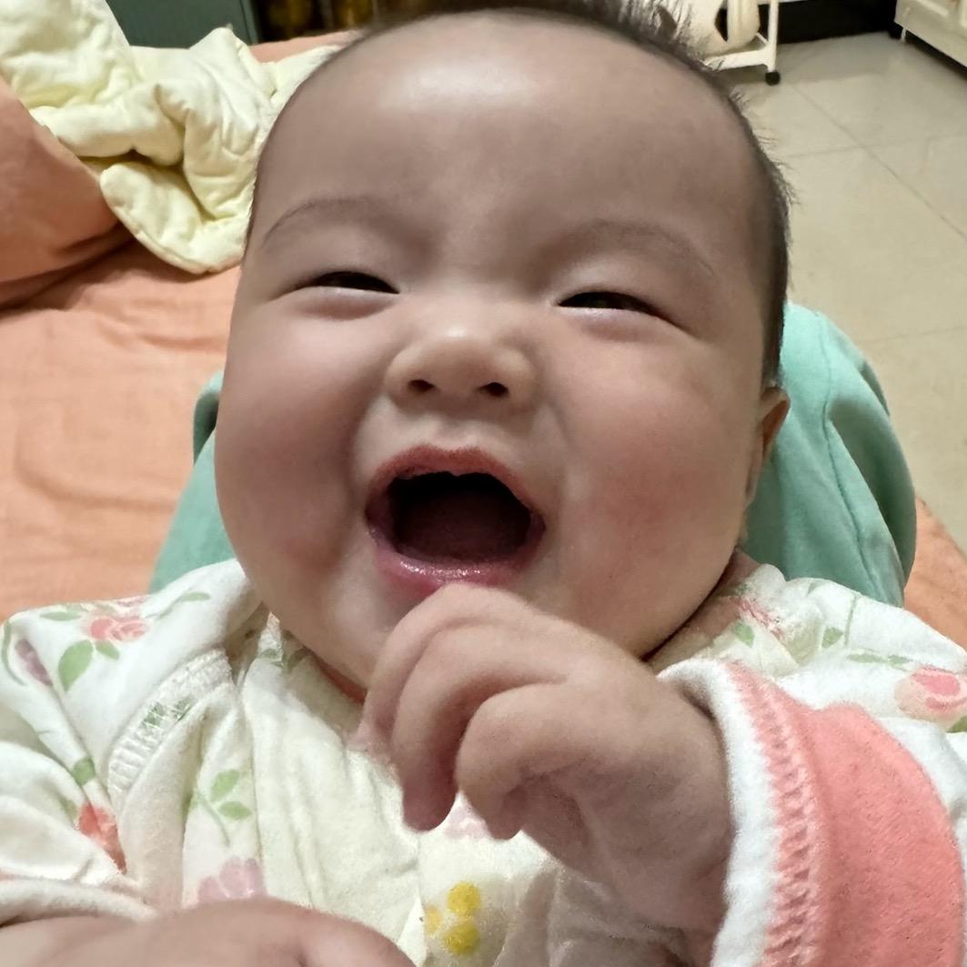 苡苡爱嘻嘻