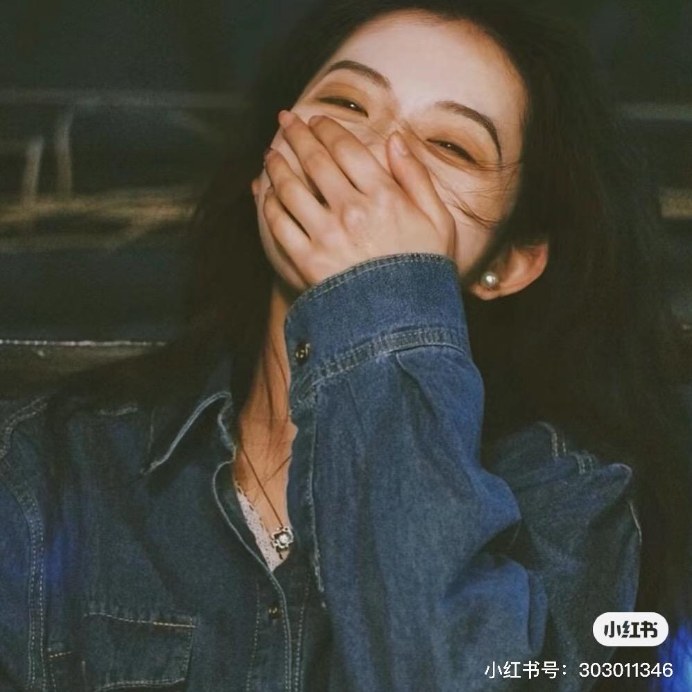 李 诗安。