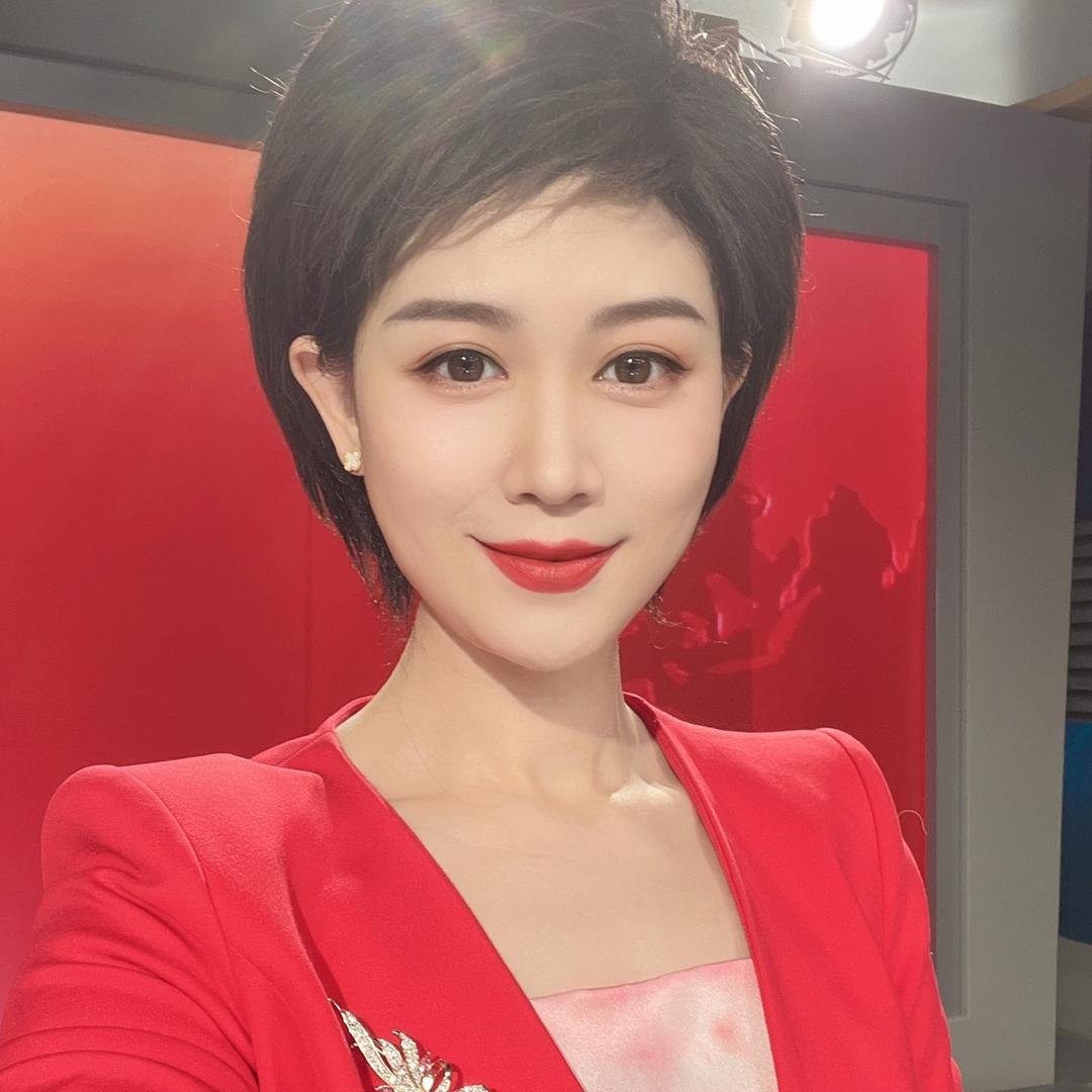 主持人张馨月