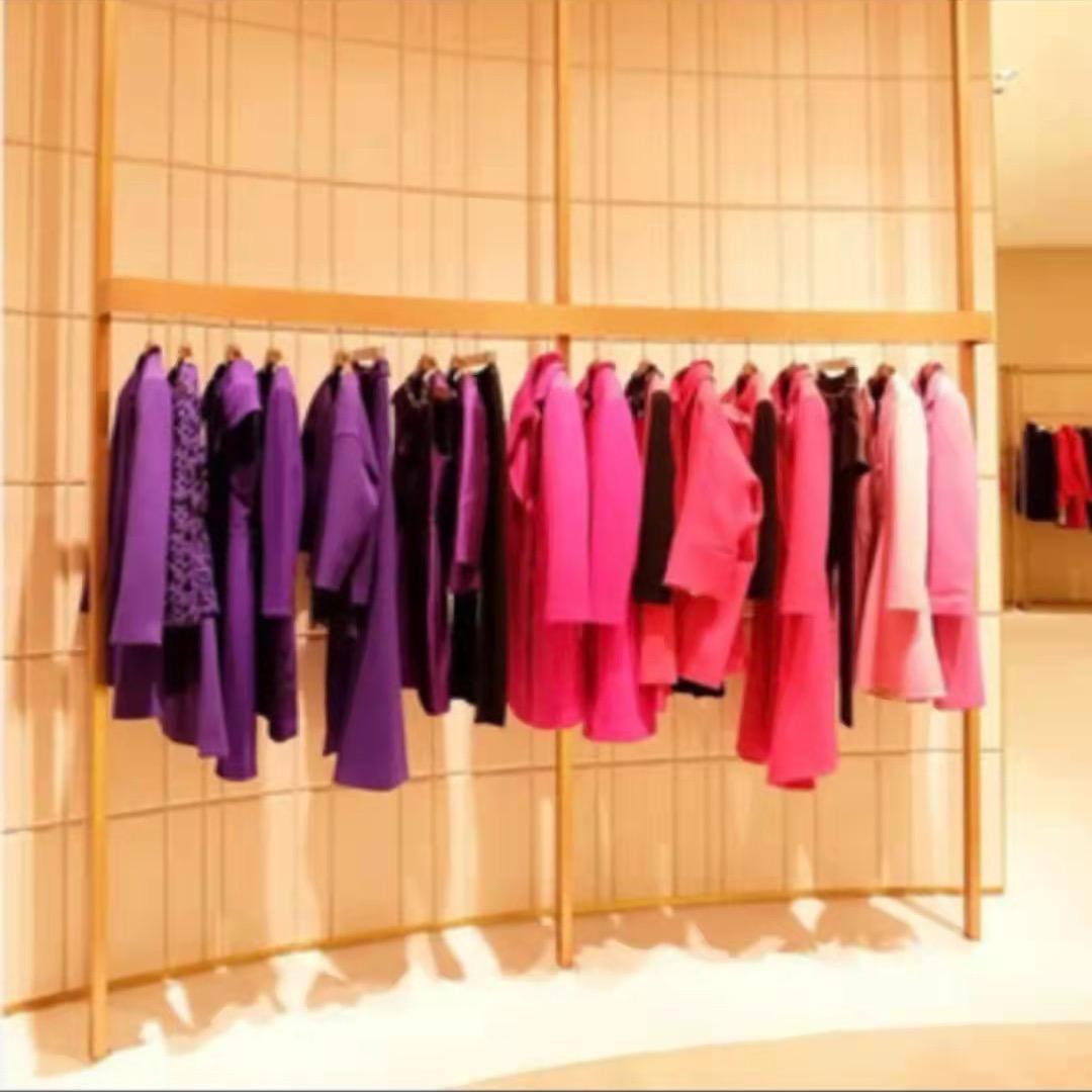 海口龙华区亦希服装店