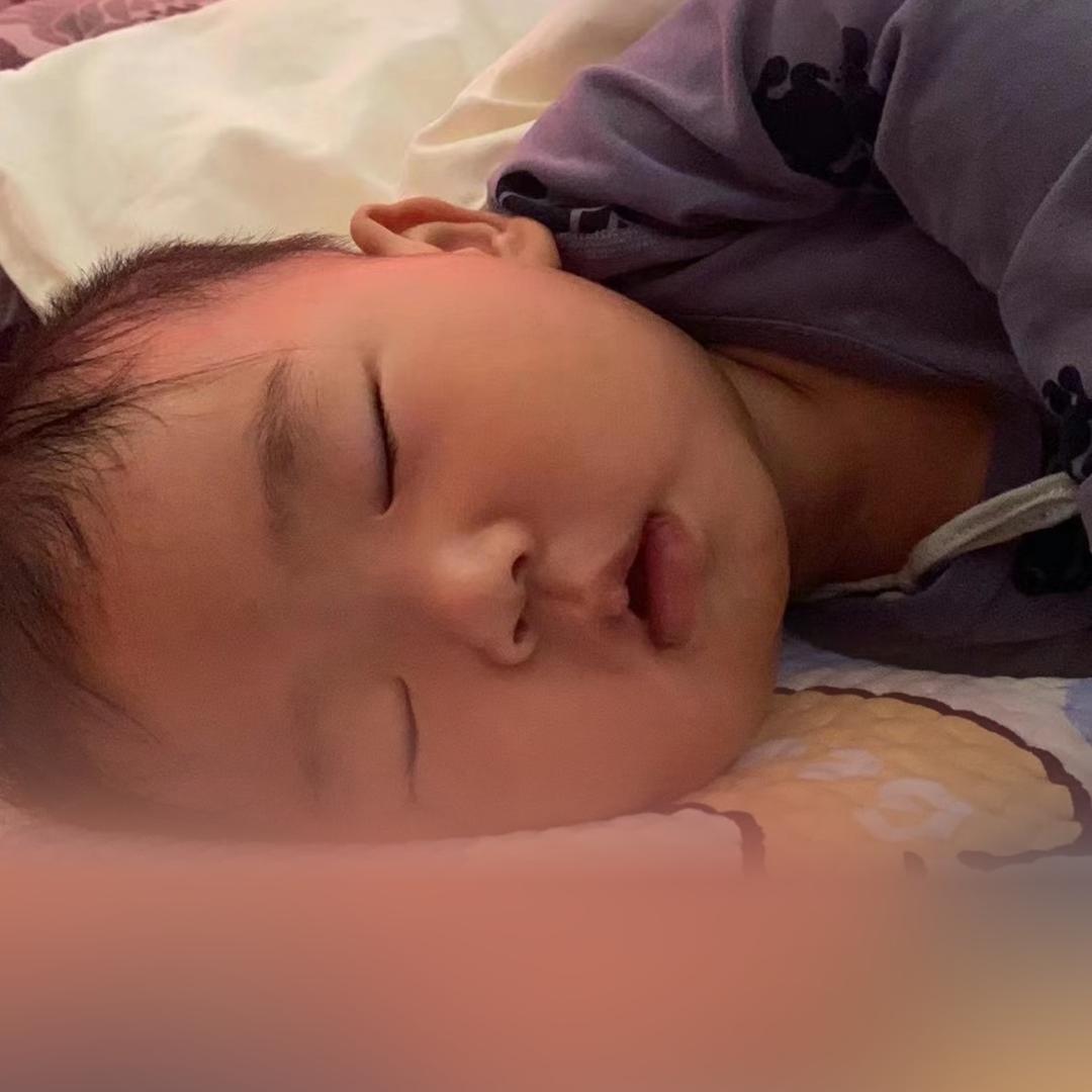 一人,徘徊在路口