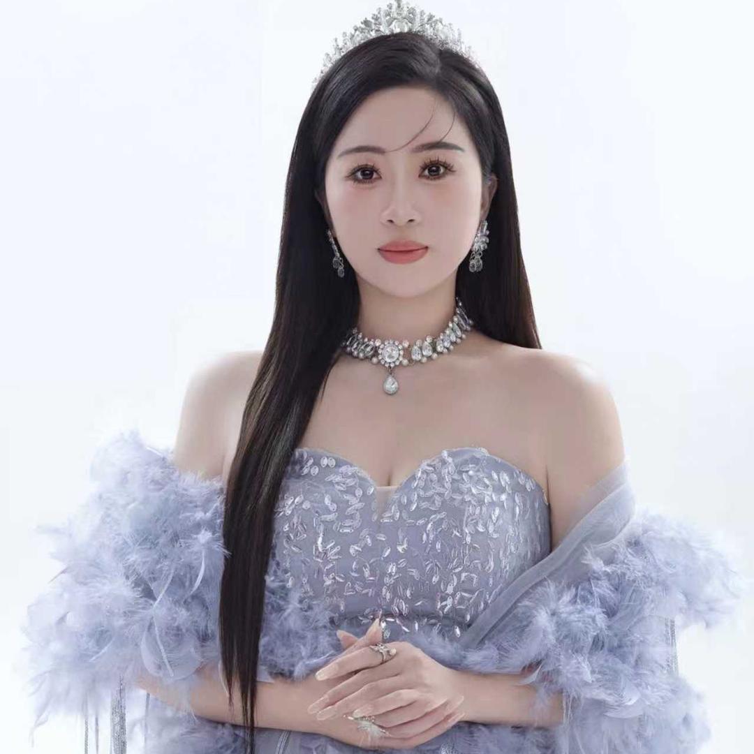 陈娜娜·花心服装美业老板娘