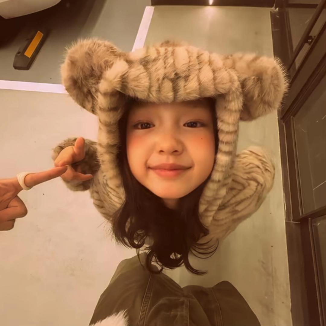 忧郁性感大蟑螂