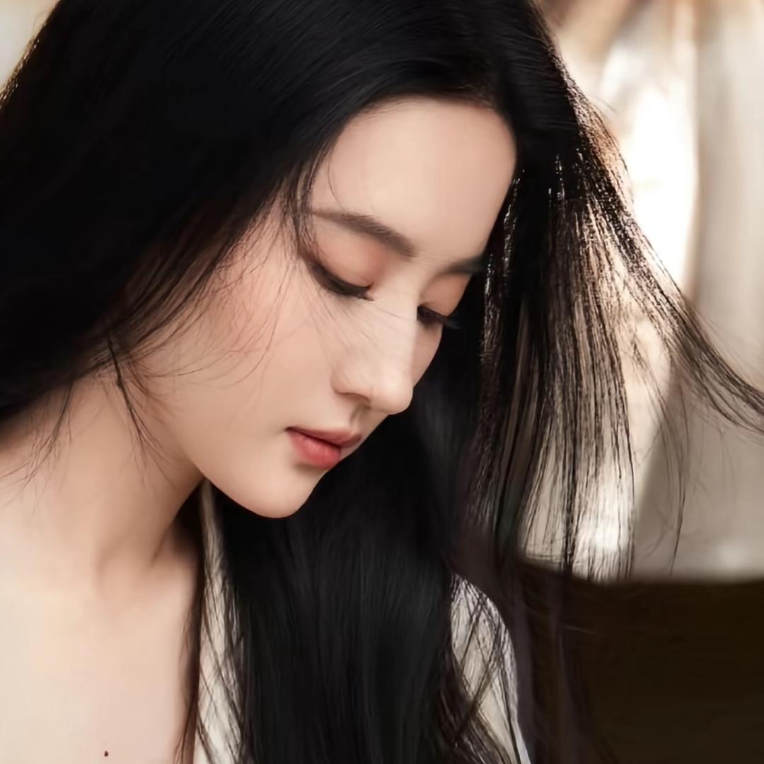 一只熟睡的月亮🌙