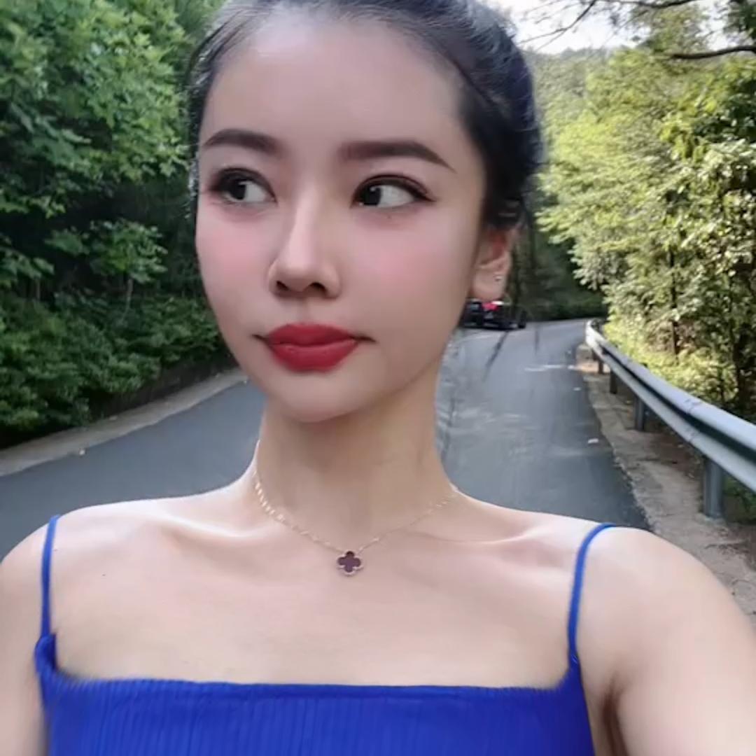 叶小欠儿 ོ
