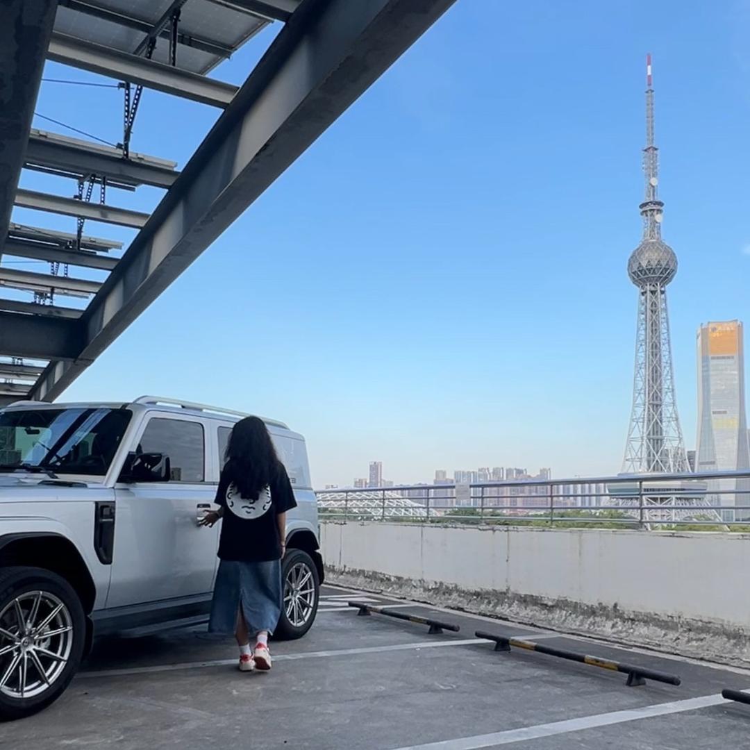 愛洗車的加濃🧊美式女車手👧.