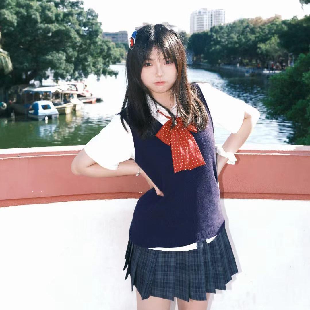 踢踢蓝精灵