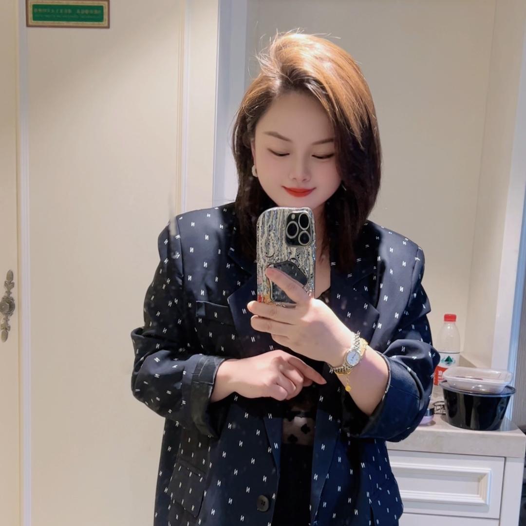 淮北市相山区唯朵服装店的小店直播间