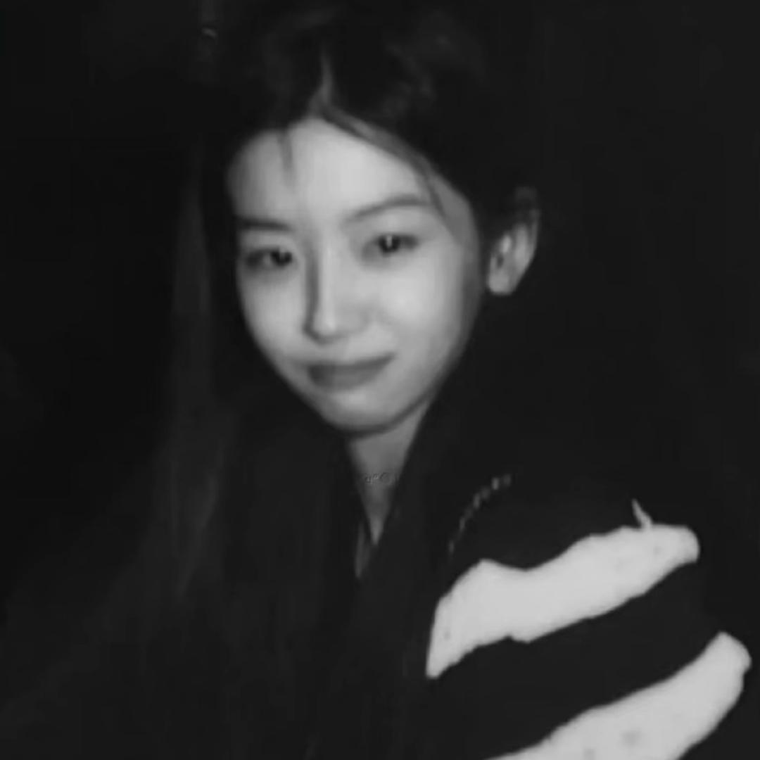 ꒦ິ^꒦ິ