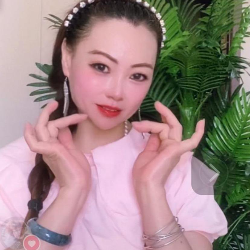 美好微笑就好。