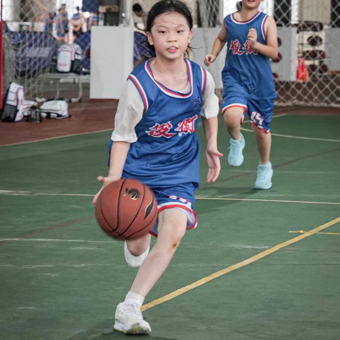 篮球女孩玥玥