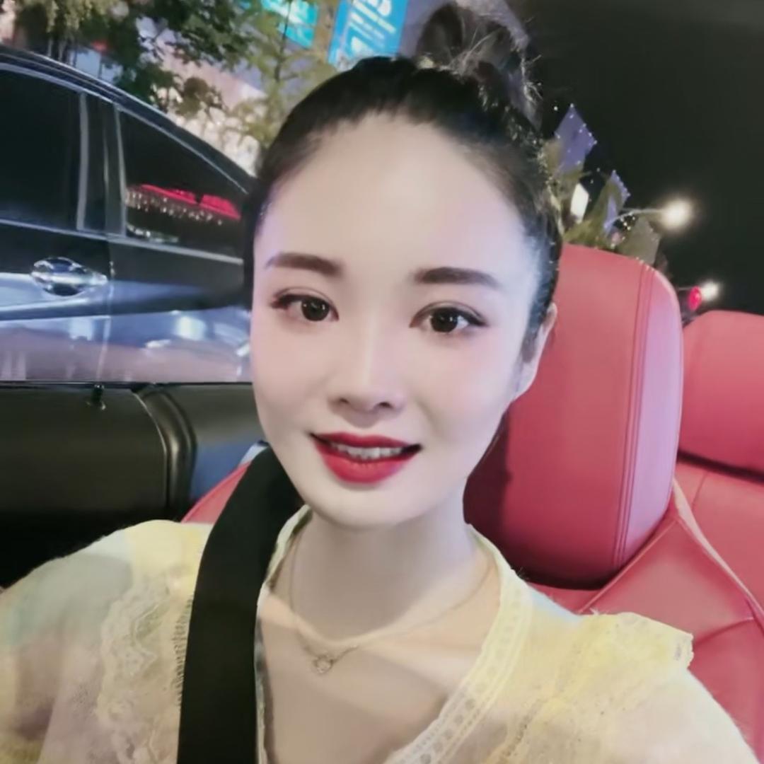 华绱（张小红）