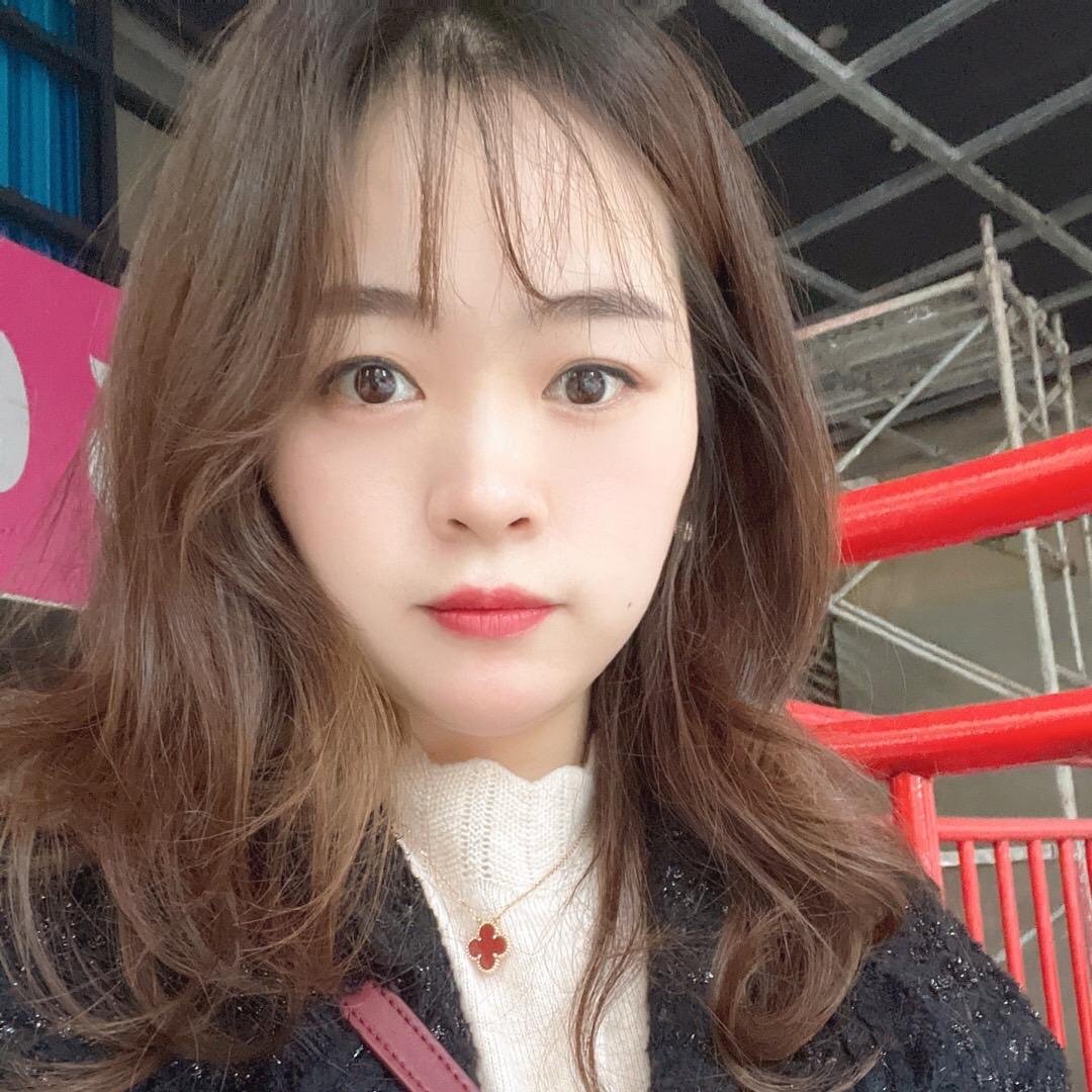 做石锅泡泡鸡的陈美丽