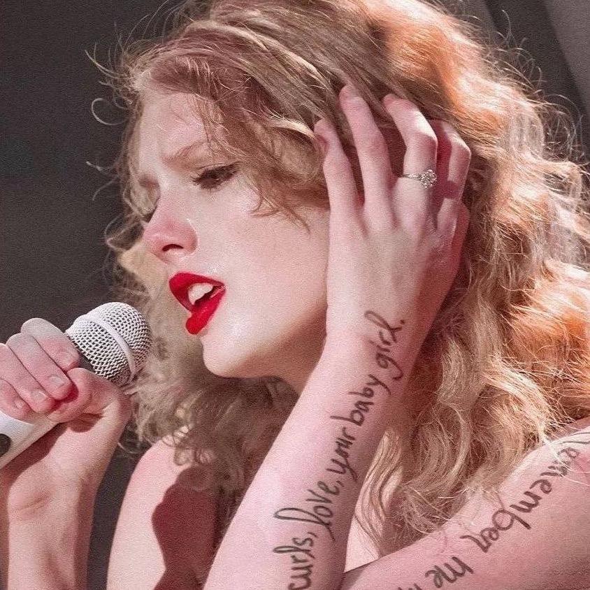 玉米地里吃玉米😙