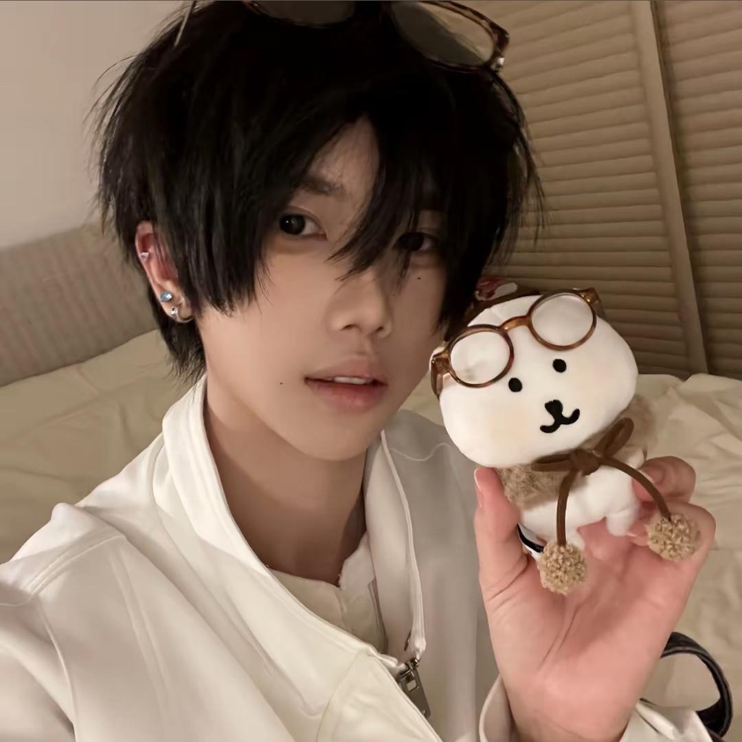 因为太喜欢自己了所以水仙了