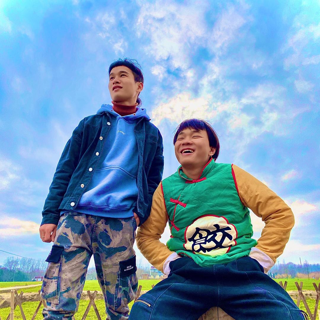 傻傻👬