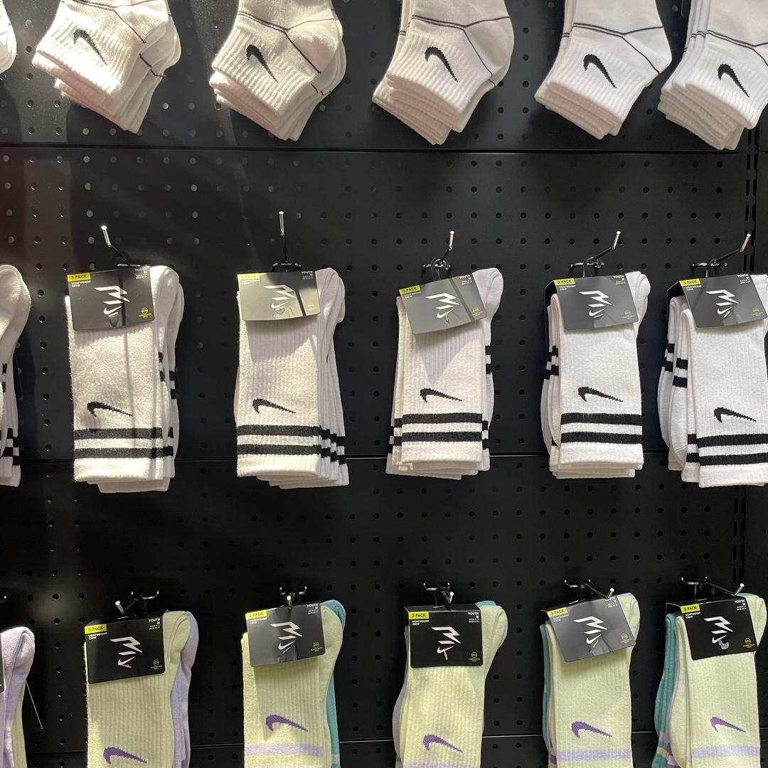 奥莱体育运动折扣6号店