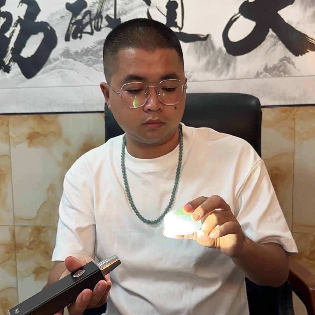 玉雕手艺人老鸭