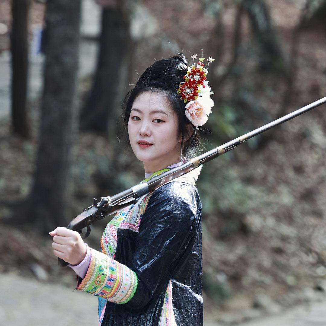 苗家阿妹晓琴🐟