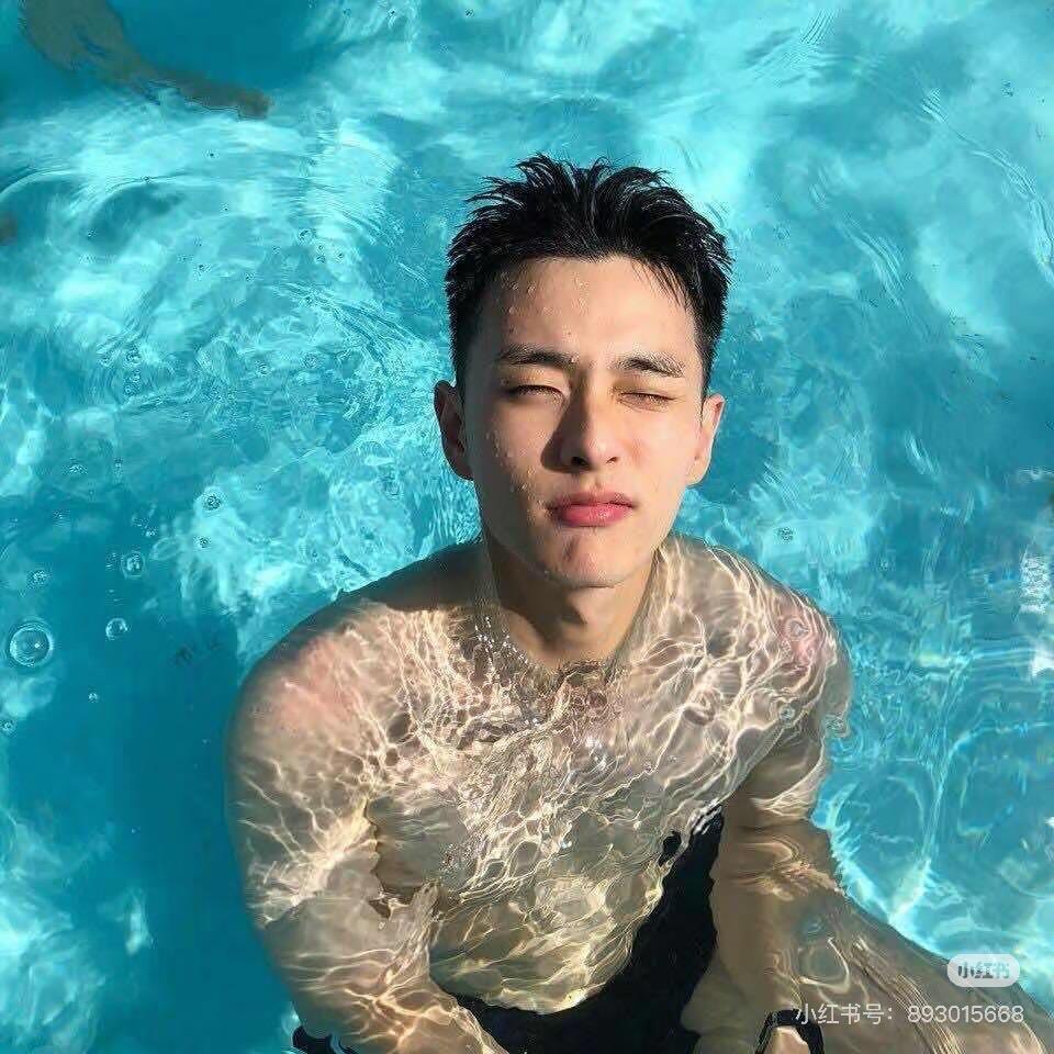 叶 书 凌