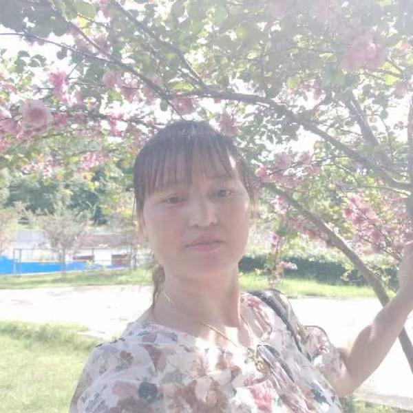 对方是你小学同学关注了你十次你都不理