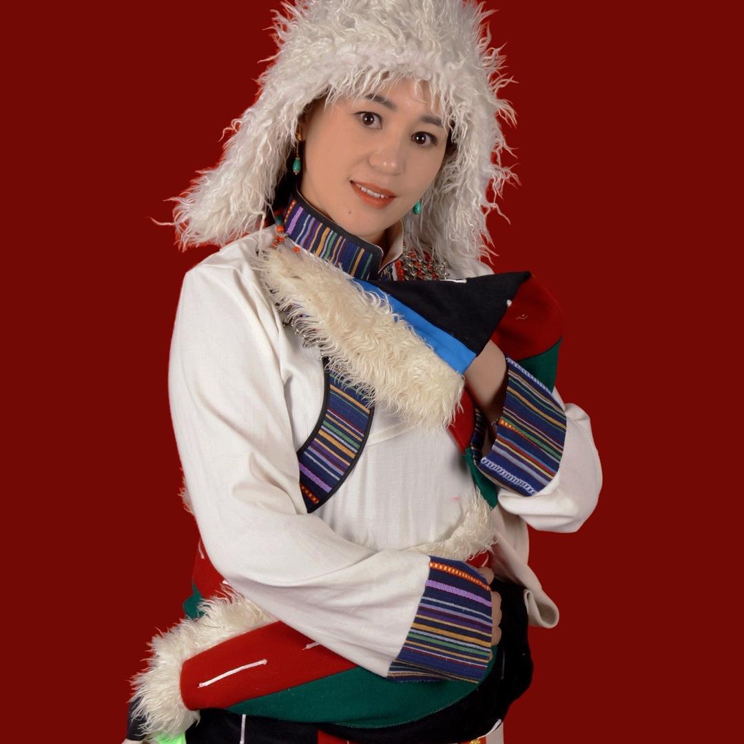 《牧羊🐏姑娘》