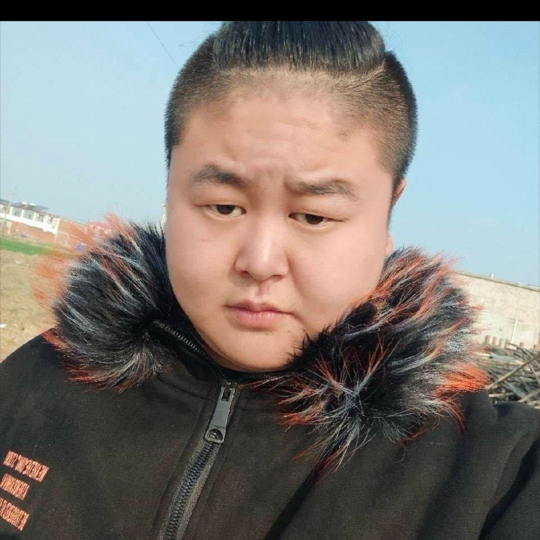 @地摊烧烤。烤面筋