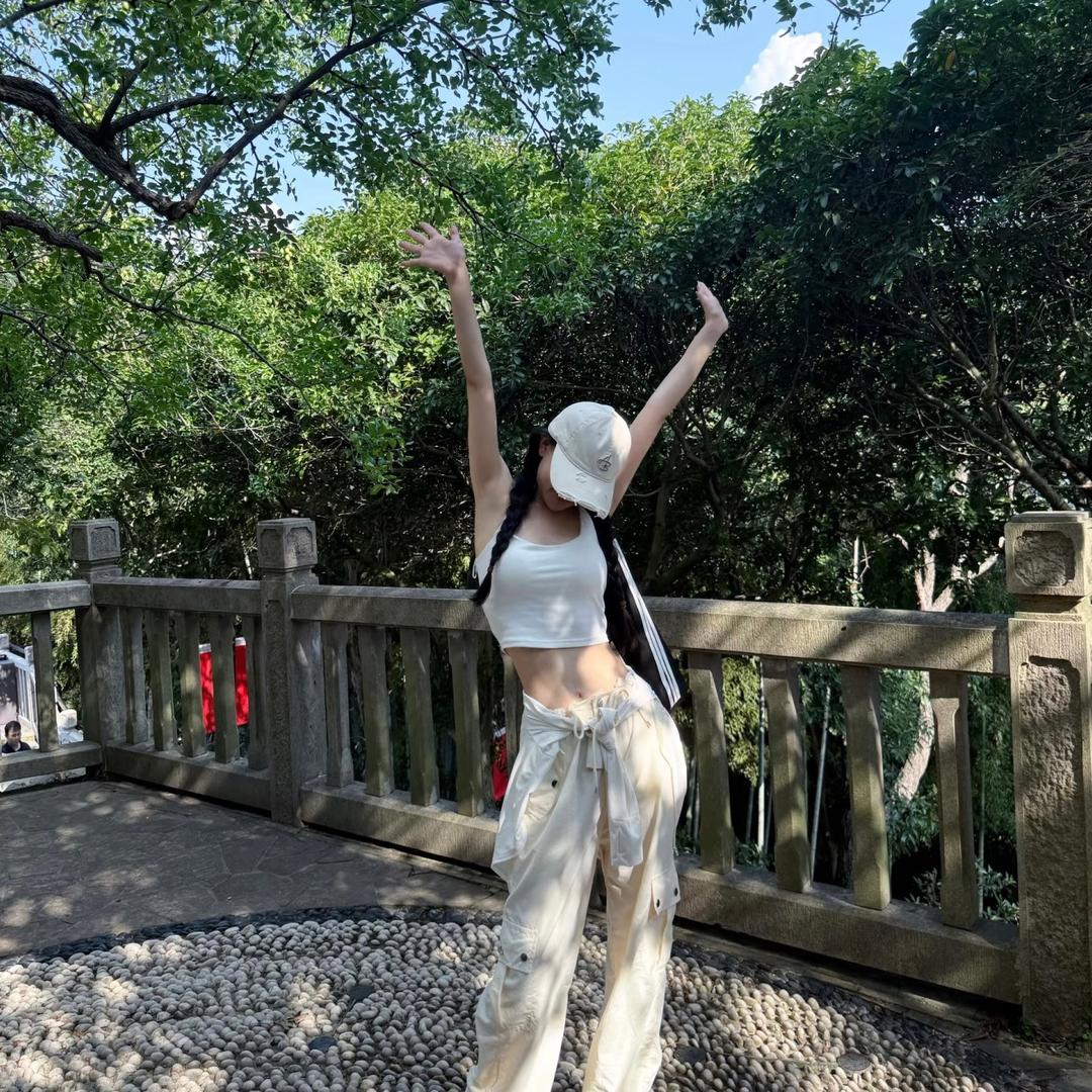 陈琪汽车主播小乐