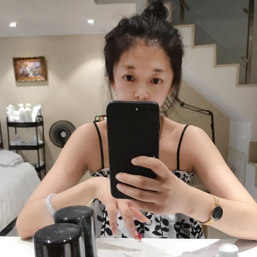 小群少爷