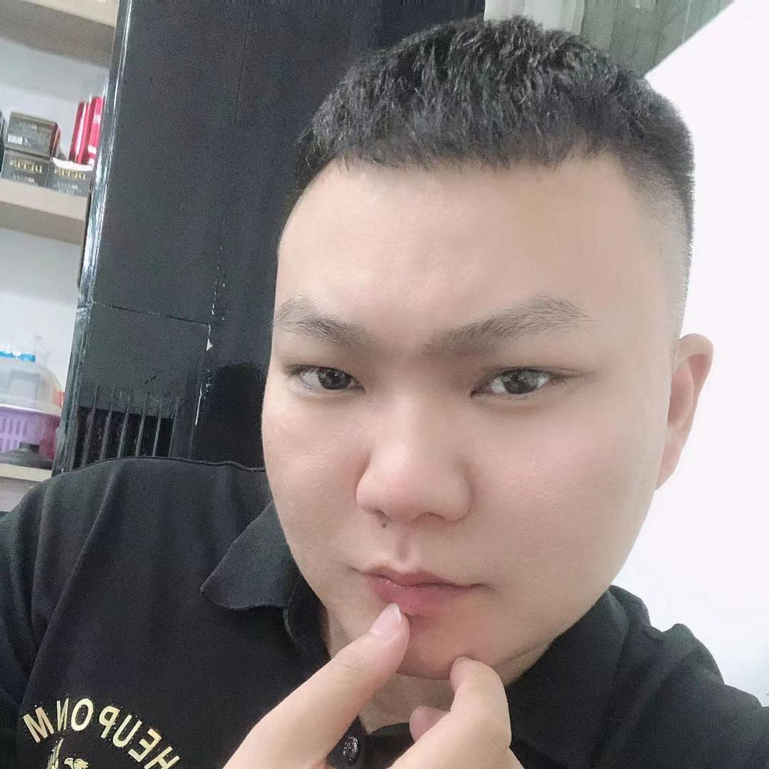 爱听歌的小豹