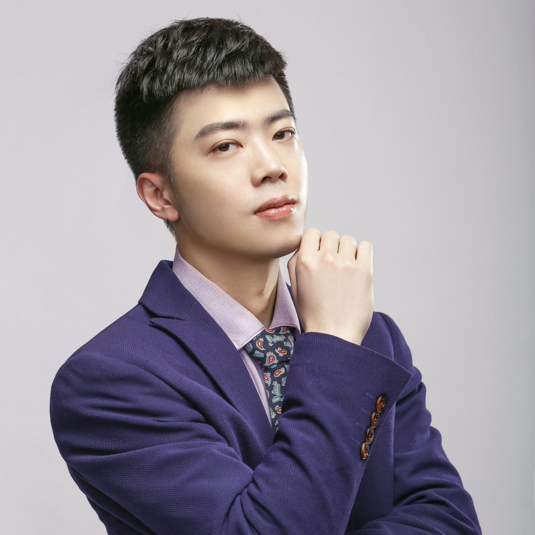 陈老师爱吹壳子