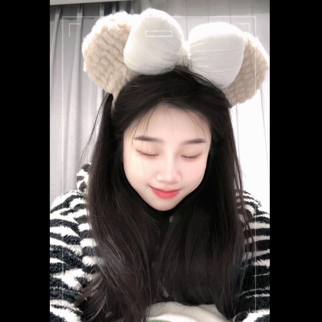 搓指甲的咪咪子～