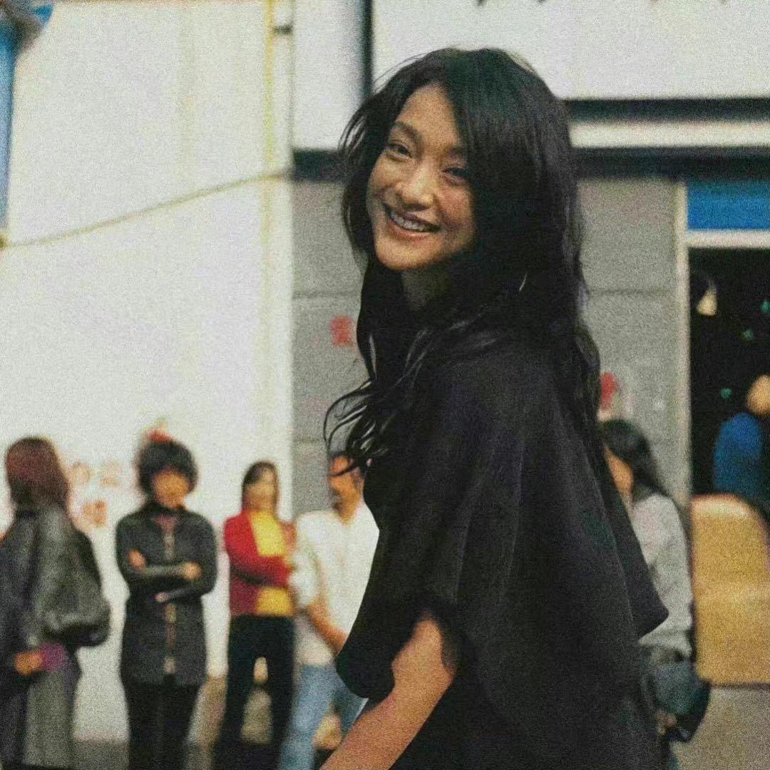 莫言.