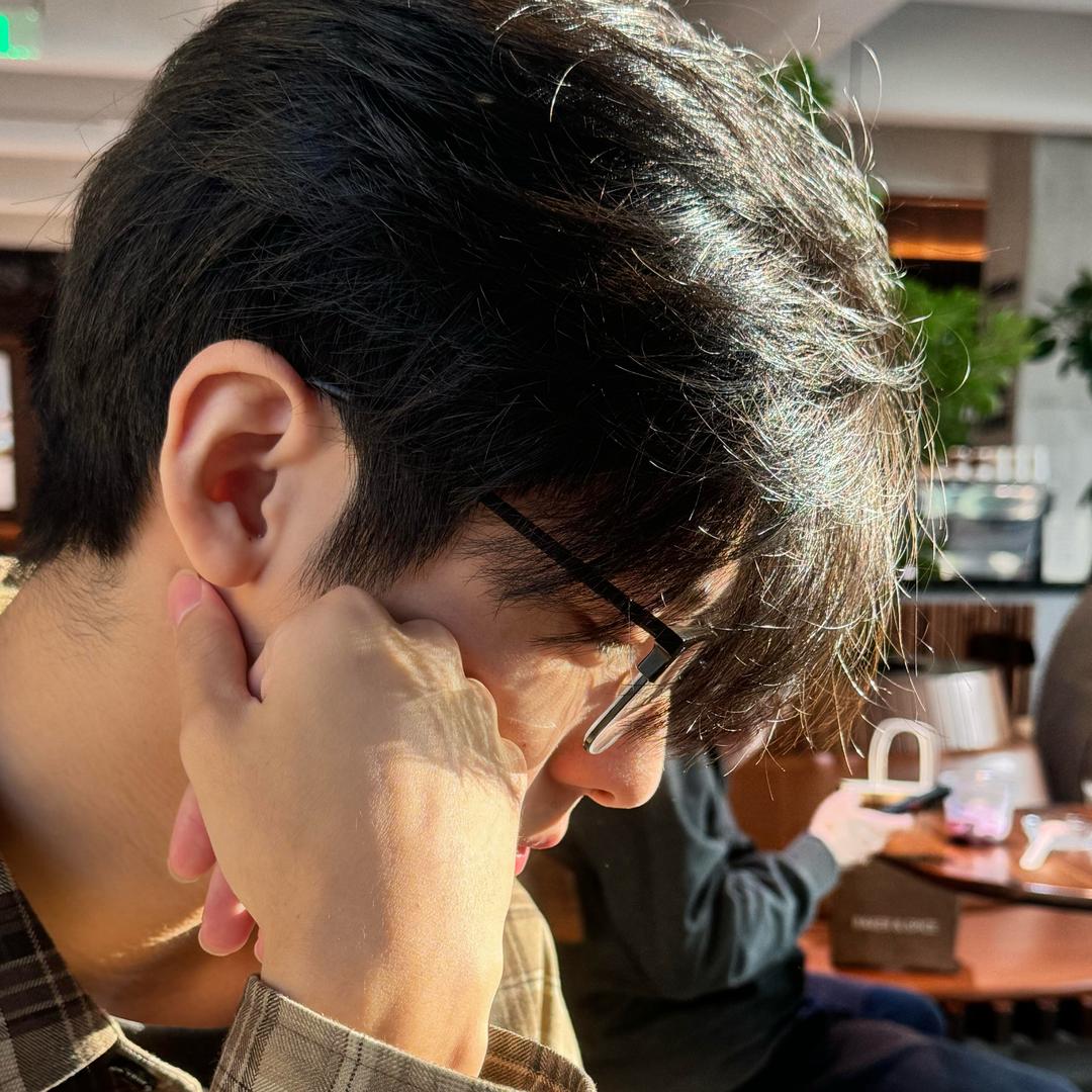 一米八的小诚