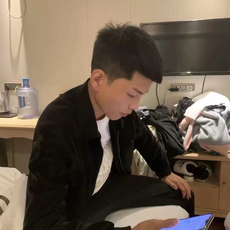 A.奇奇