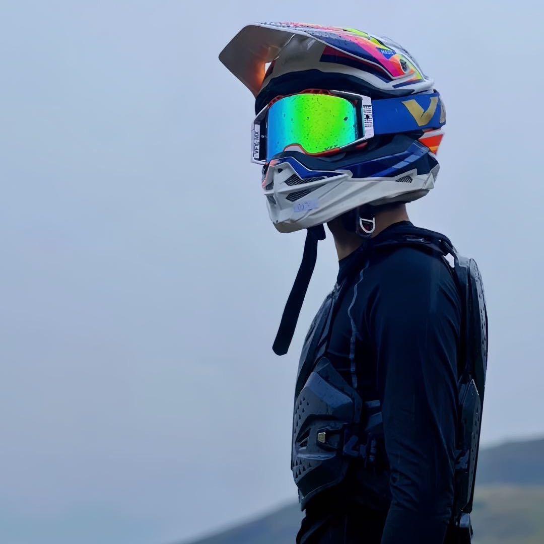 山鹰小队小老表