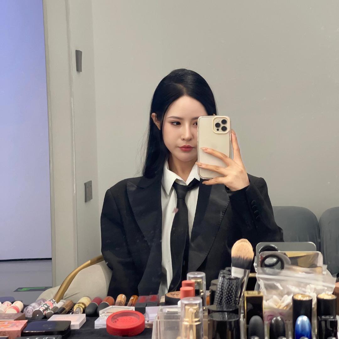 凌子小姐女装穿搭