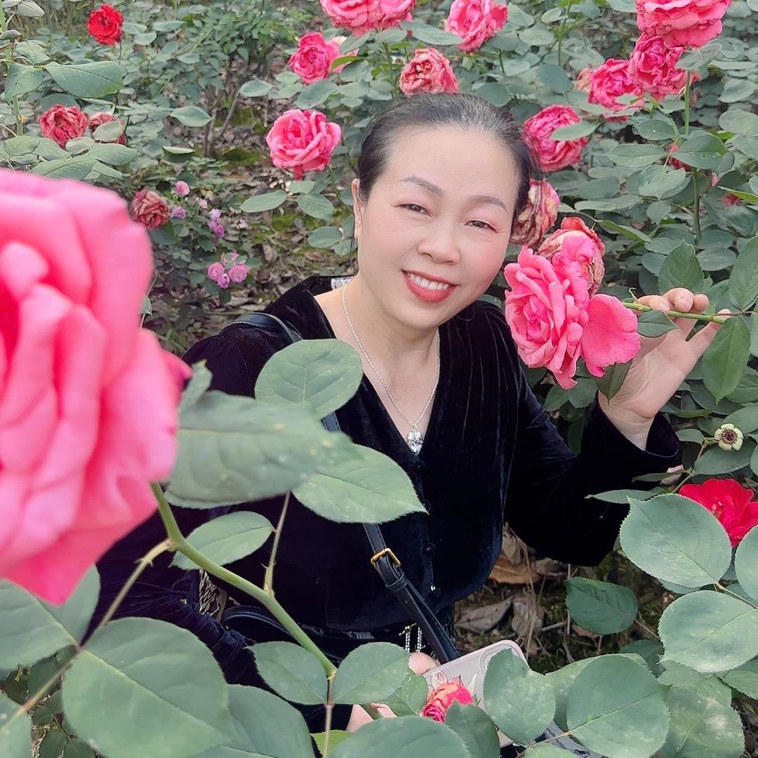 翰皇擦鞋姐