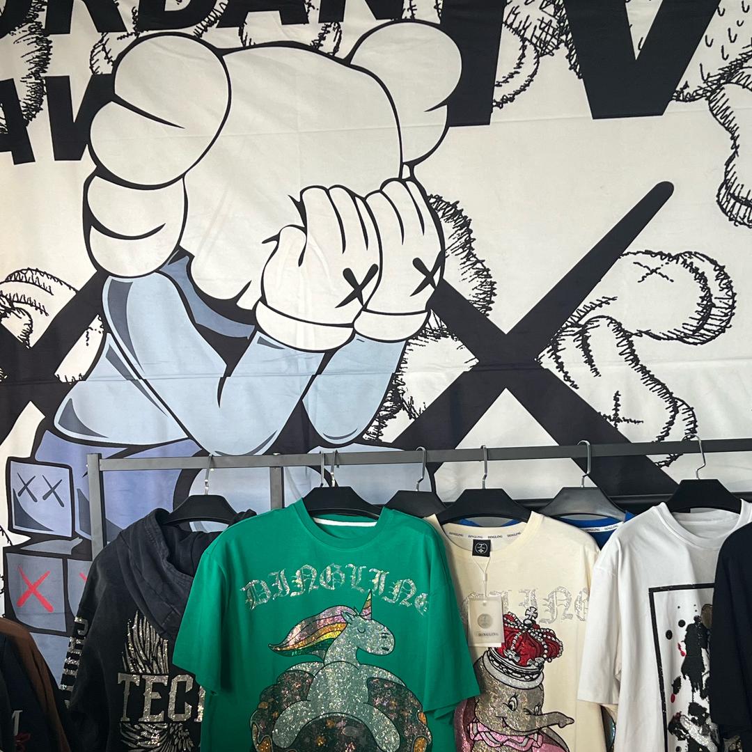 Xx潮牌服饰品牌仓