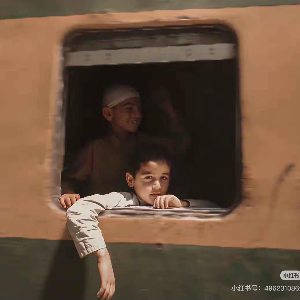 徽诩.